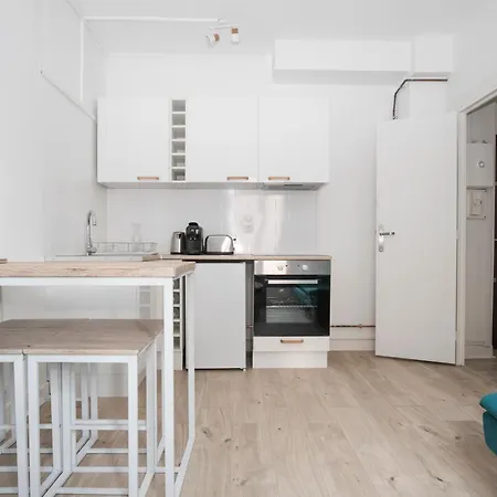 Moderne Et Equipe Aux Portes De Paris
